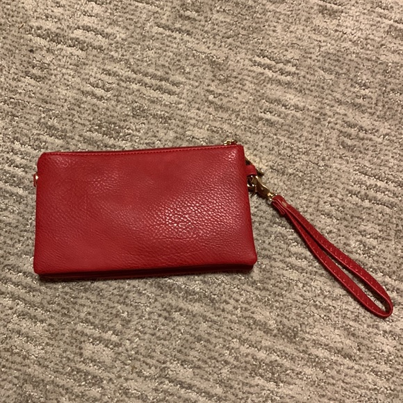 Red wristlet - Picture 2 of 4